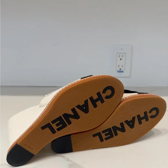 CHANEL Black Floral Women's Slides - Picture 8 of 15